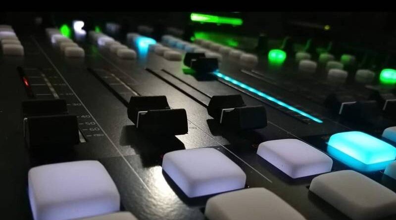 Nes radio traži ton majstora za svoj tim