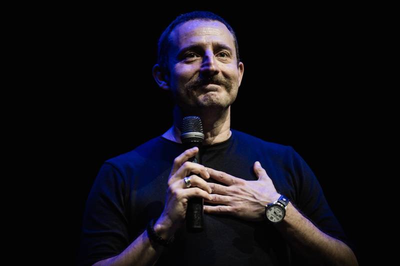 Nikola Đuričko sa novom stendap komedijom gostuje u Banjoj Luci