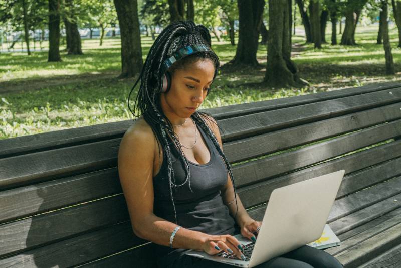 Naučnici sa Harvarda dokazali da je muzika moćan alat za rad, produktivnost i ideje