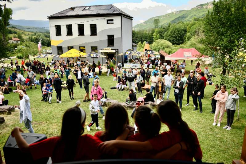 Uz podršku Grada: Narednog vikenda besplatan prevoz na „Pecka Outdoor Festival“