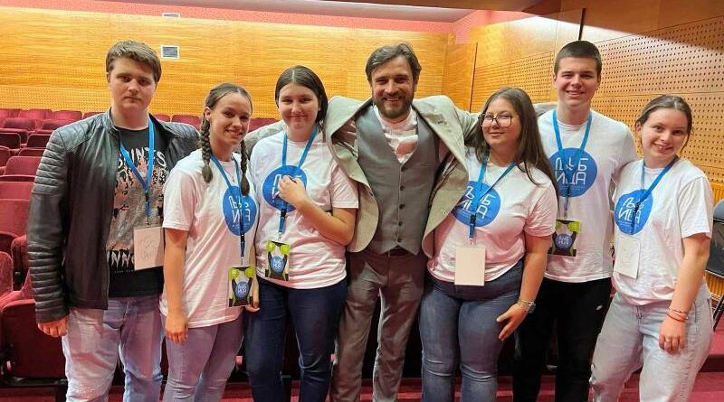 Volonteri udruženja Most učestovali u organizaciji prvog Festivala pozorišta Republike Srpske "Ljubica"