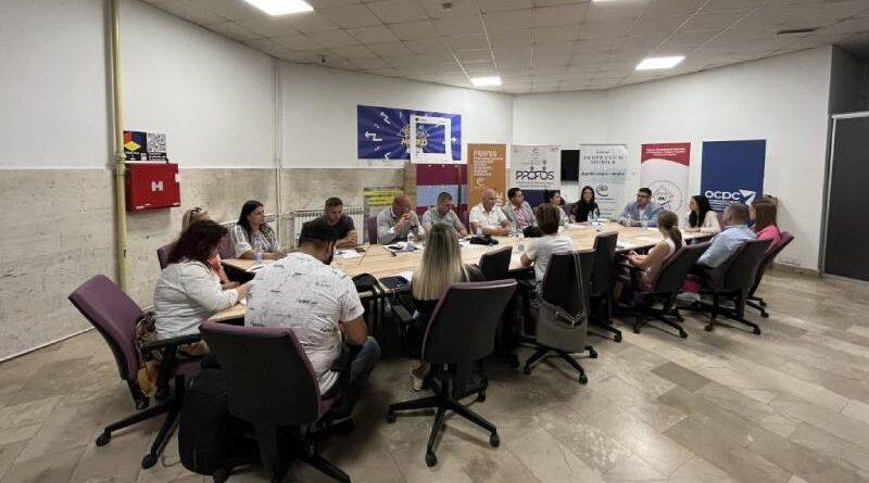 Javni poziv za članove radne grupe za izradu kurikuluma u sklopu projekta PROFOS – Profesionalizacija Omladinskog Sektora Kreiranjem Održivog Kurikuluma