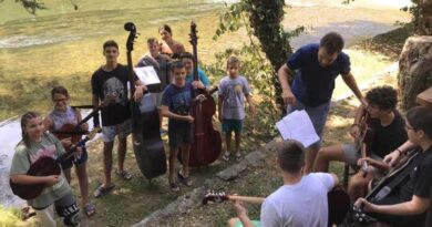 Završni koncert: U srijedu školica tambure u prirodi u organizaciji Gradskog tamburaškog orkestra