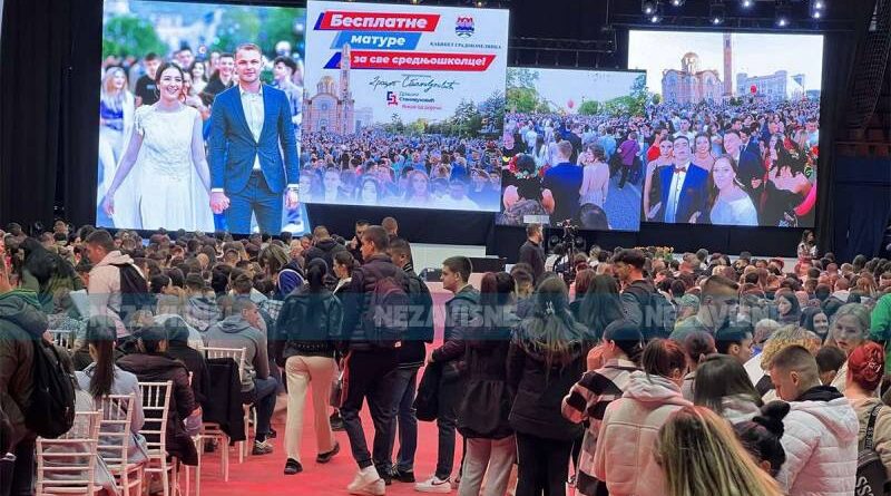Banjalučkim učenicima uručeni vaučeri za besplatne mature