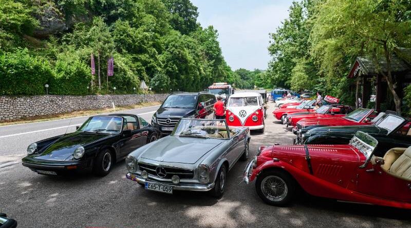 Za ljubitelje oldtajmera: U petak peti po redu Međunarodni oldtajmer kabrio skup