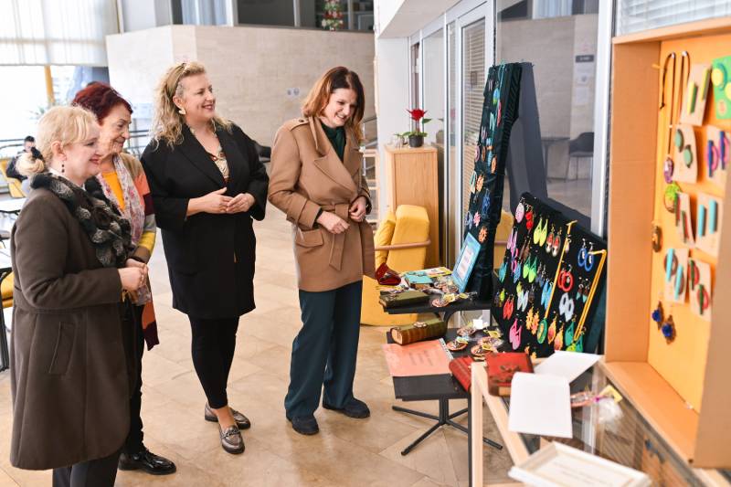 „Za život žena“: U Dom omladine posjetite izložbu radova korisnica Sigurne kuće