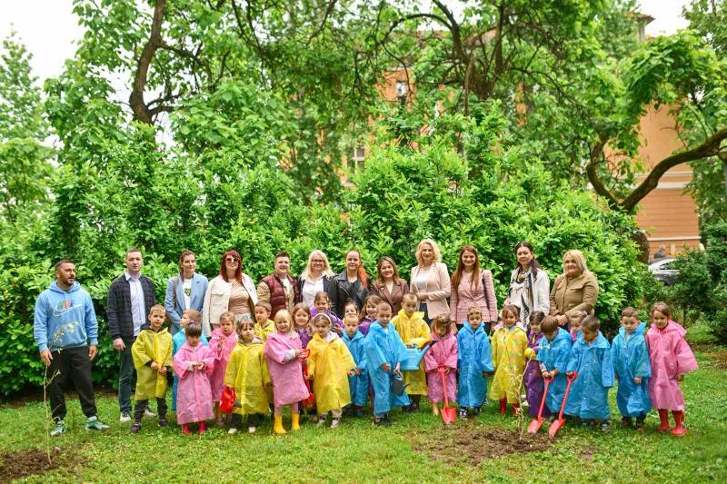 „Čisto lice grada“: Zasađene nove sadnice u Parku „Petar Kočić“, poklon Rotarakt kluba