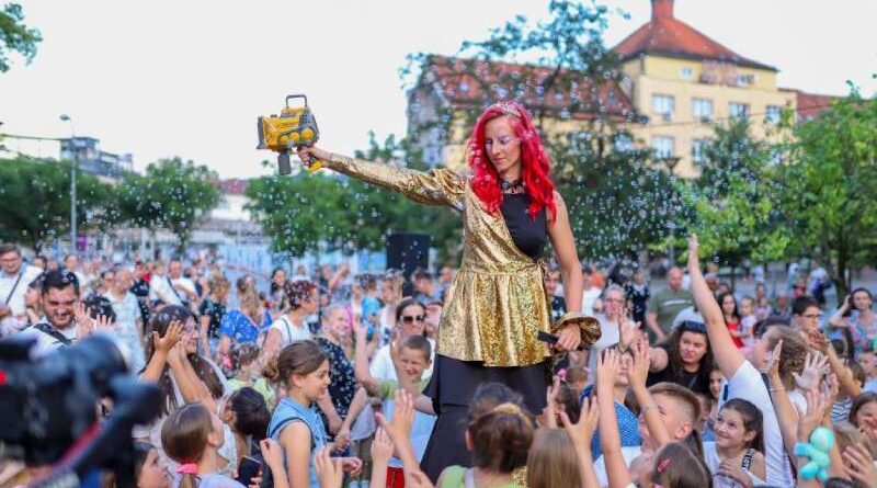 Završena selekcija: Na "Trotoartu" ove godine skoro 400 domaćih umjetnika