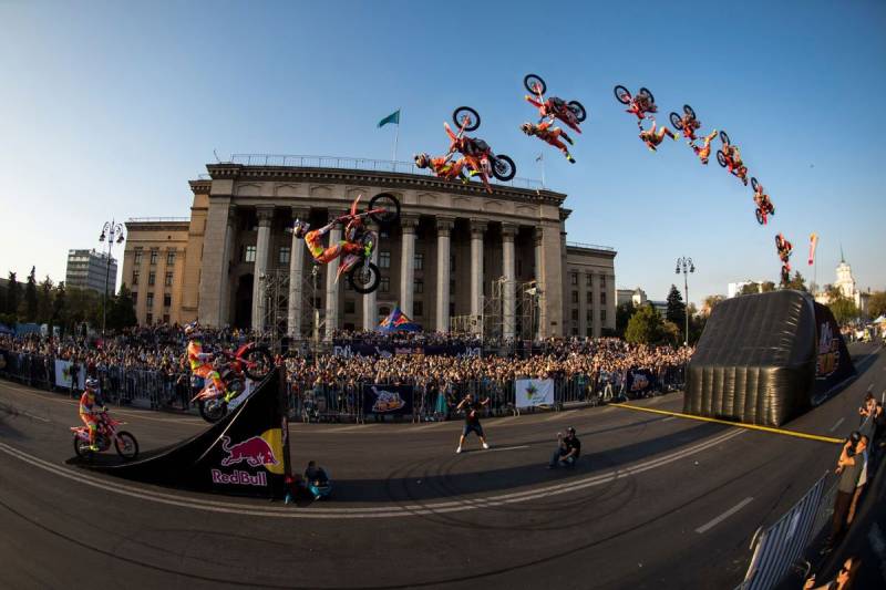 Red Bull FMX Jam otvara "Freshwave" - moto spektakl na nebu iznad Banjaluke