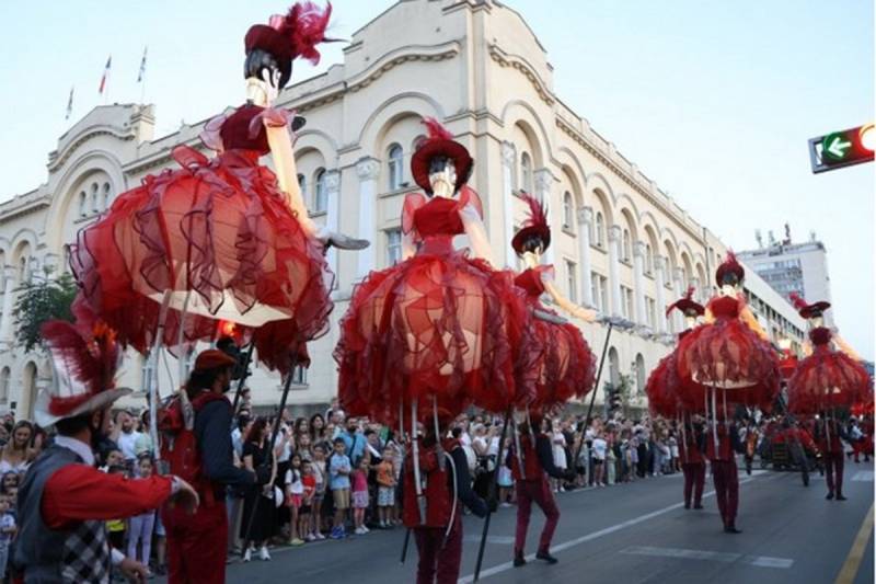 TrotoArt: Renomirane francuske trupe iz Pariza oduševile brojne Banjalučane