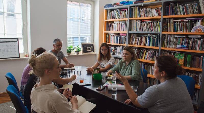 Zdravo da ste obilježava Međunarodni dan demokratije uz partnerske aktivnosti i uličnu akciju