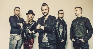 Nedjelja u Banskom dvoru: Koncert regionalnog rok sastava „Vatra“