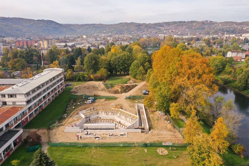 Lokacija kod Pravnog fakulteta u Banjaluci: Amfiteatar poprima obrise