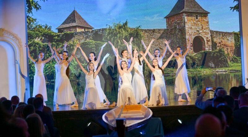 U čast Danu grada: Održana svečana akademija i uručene aprilske nagrade