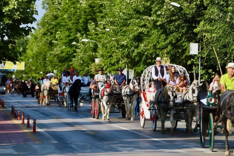 Defile kočija i bogat program povodom "Duhovskog utorka"