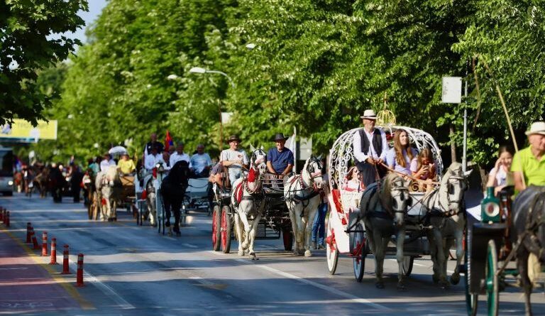 Defile kočija i bogat program povodom "Duhovskog utorka"