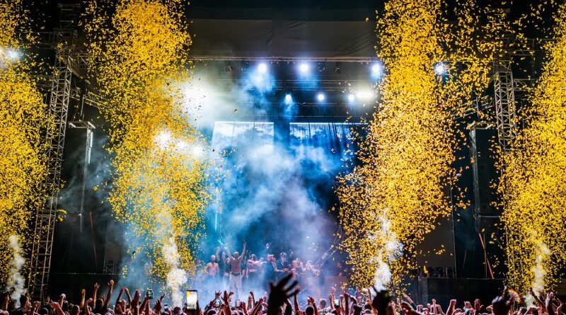Zašto hiljade ljudi istovremeno osjećaju isto? Nauka iza festivalske energije